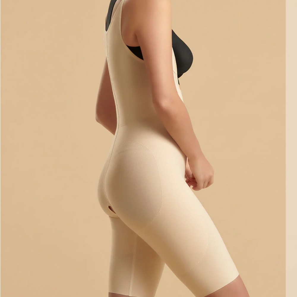 Woman’s Surgery Recovery Garments - Picture 3 of 11